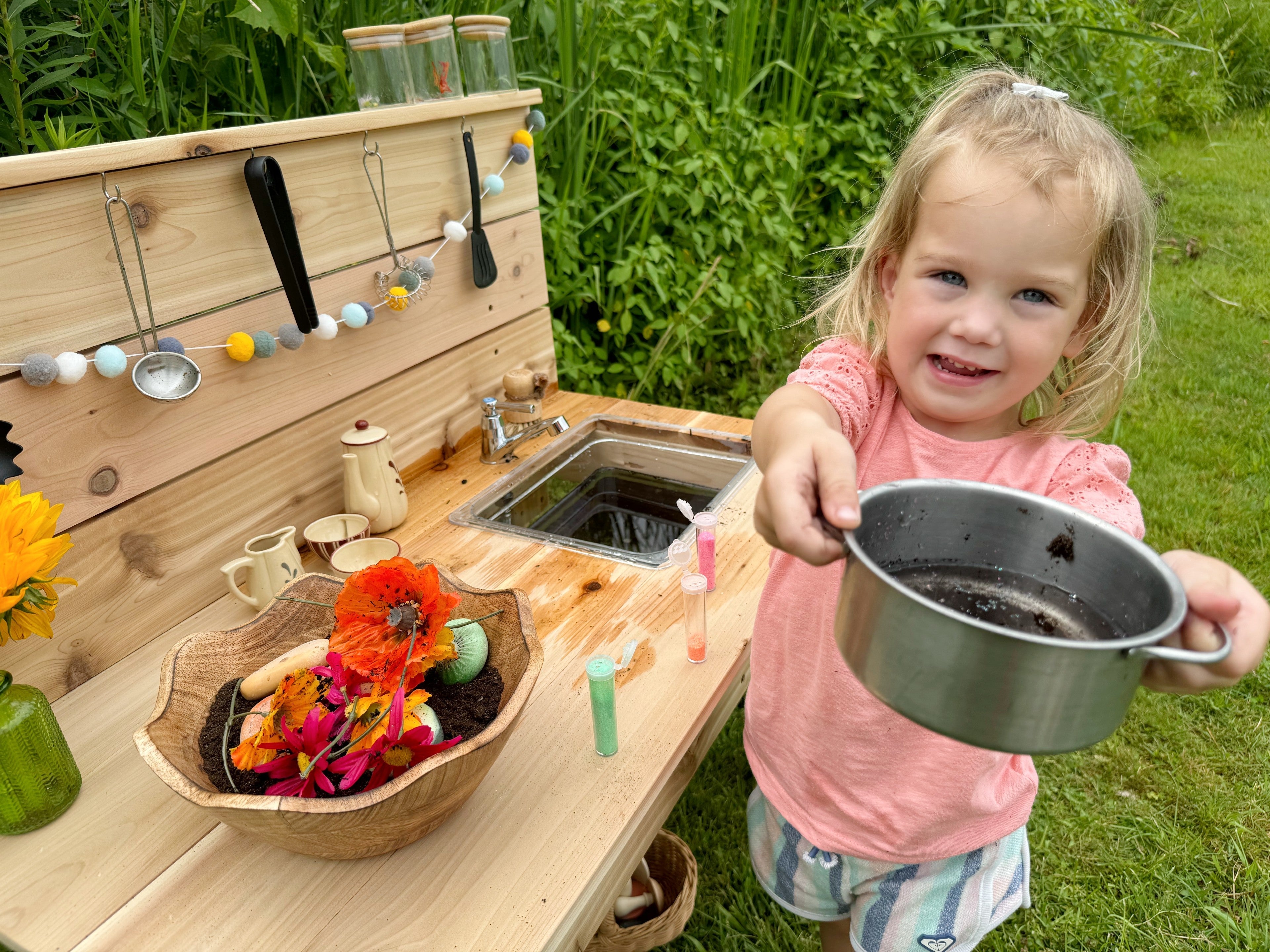 Mini Mud Kitchen